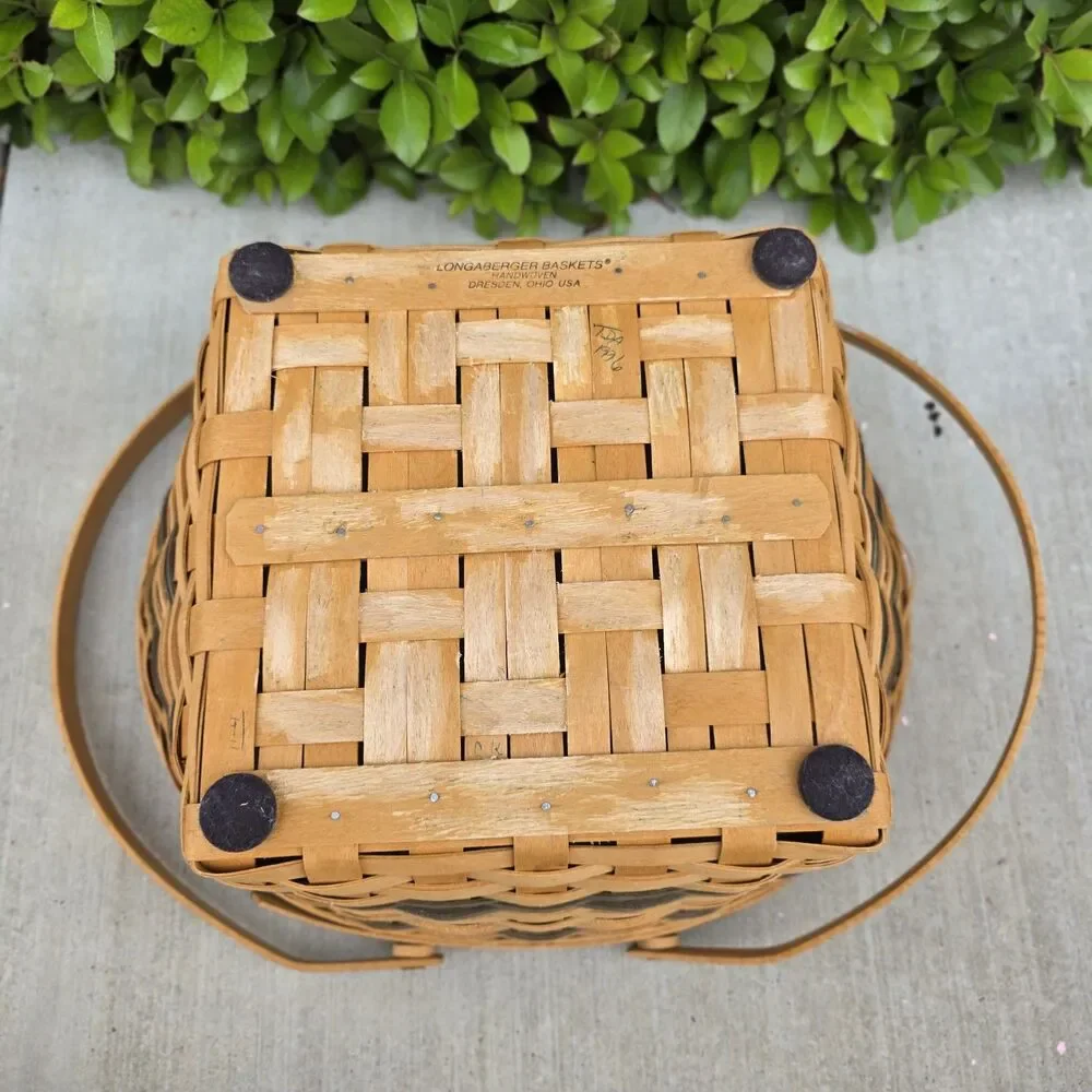 Discontinued Longaberger 1996 Traditions Collection Community Basket, 2-Handle